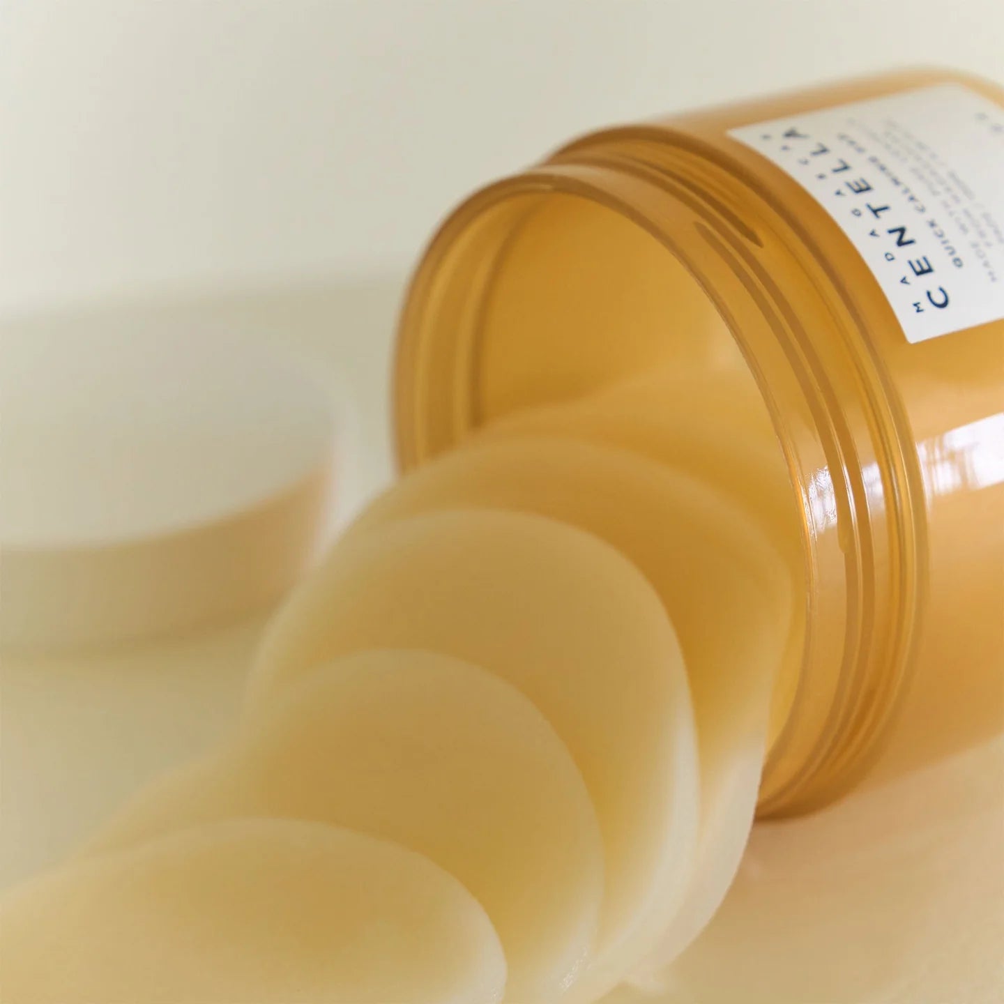 Alívio imediato e hidratação com Centella Asiática.