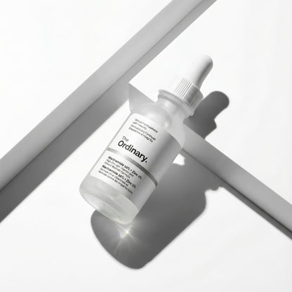 Reduza poros dilatados e brilho excessivo com zinco e niacinamida.