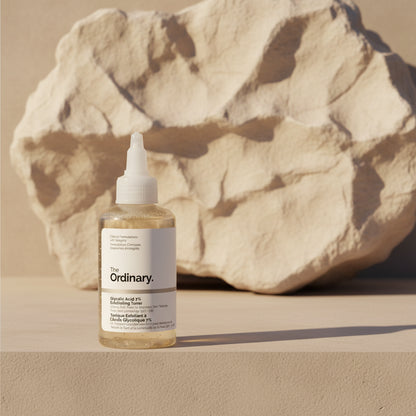 Tônico facial esfoliante – textura lisa e luminosidade natural.