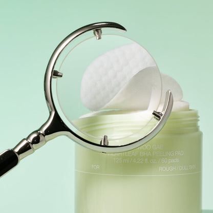 Esfoliante de dupla face para o rosto.