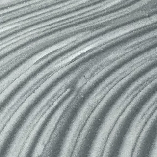 Uniformiza o tom e refina a aparência dos poros